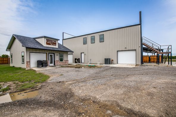 Office For Sale: 8048 FM 35, Royse City, TX 75189